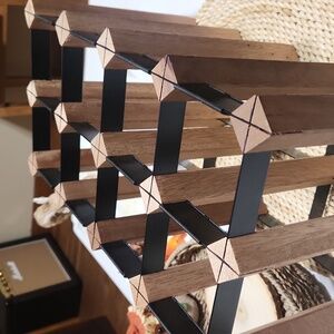 GORGEOUS WINE / Bottle rack.